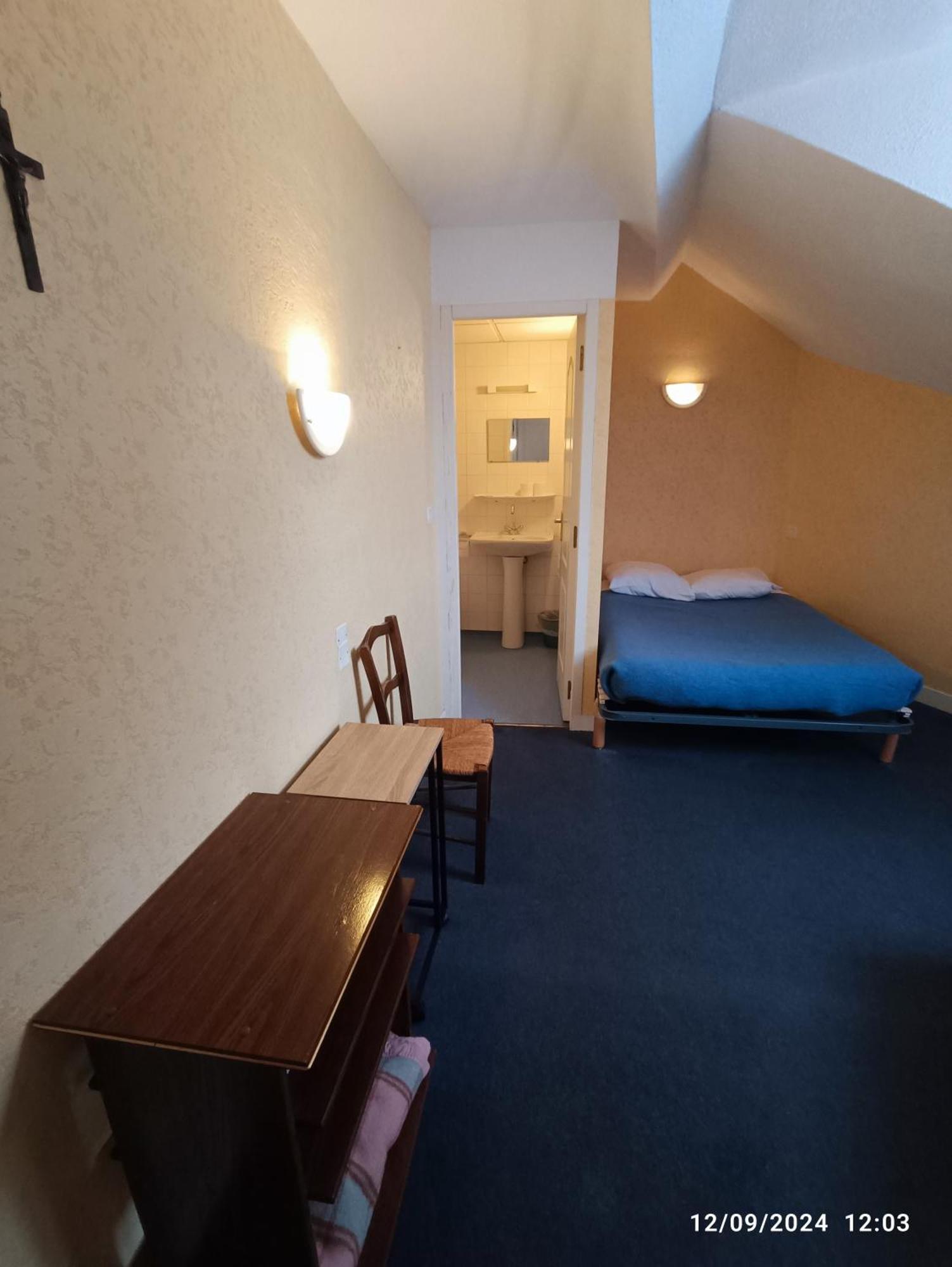 Chambre Chez Marie Et Didier 1 Minute A Pied Du Sanctuaire De 루르드 외부 사진