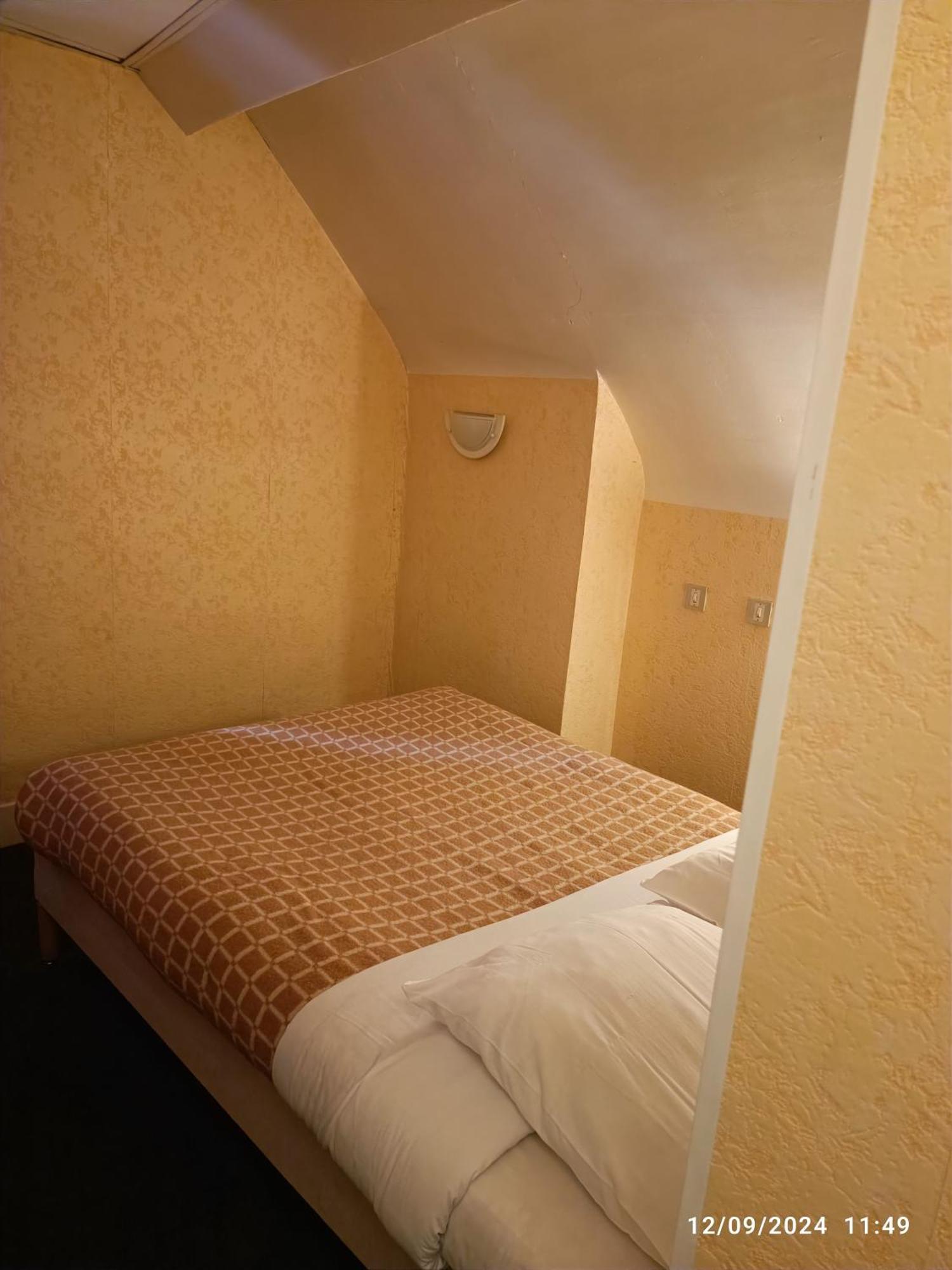 Chambre Chez Marie Et Didier 1 Minute A Pied Du Sanctuaire De 루르드 외부 사진
