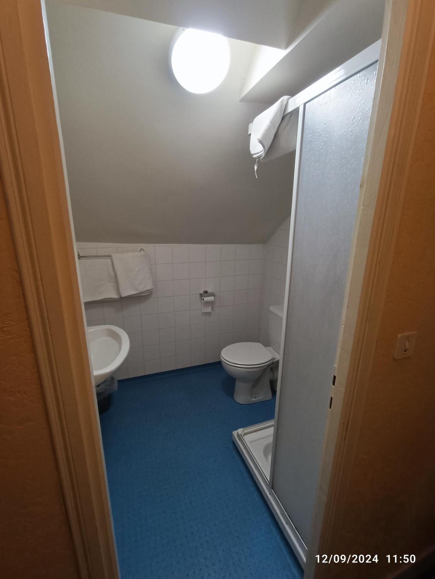 Chambre Chez Marie Et Didier 1 Minute A Pied Du Sanctuaire De 루르드 외부 사진