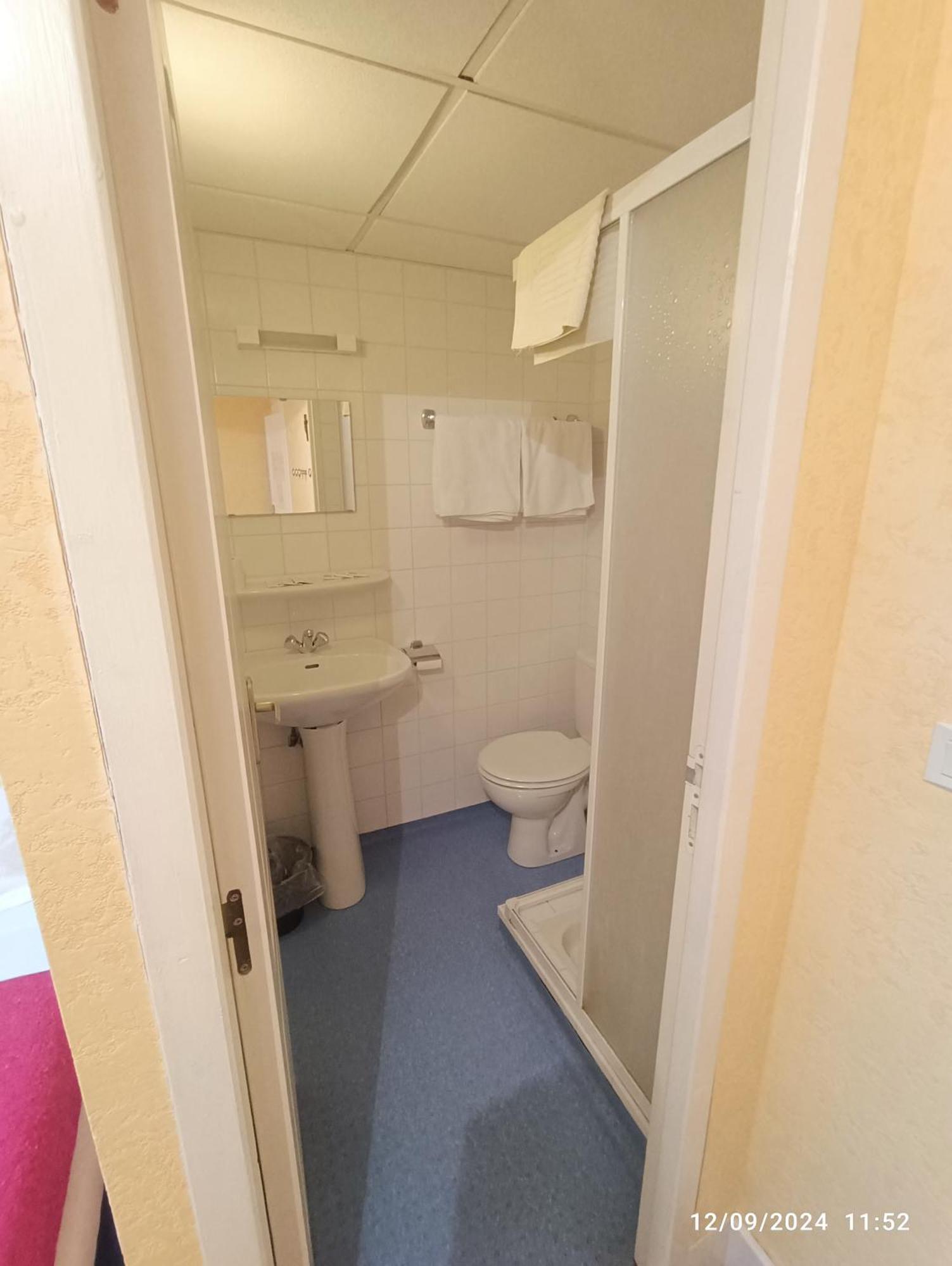 Chambre Chez Marie Et Didier 1 Minute A Pied Du Sanctuaire De 루르드 외부 사진